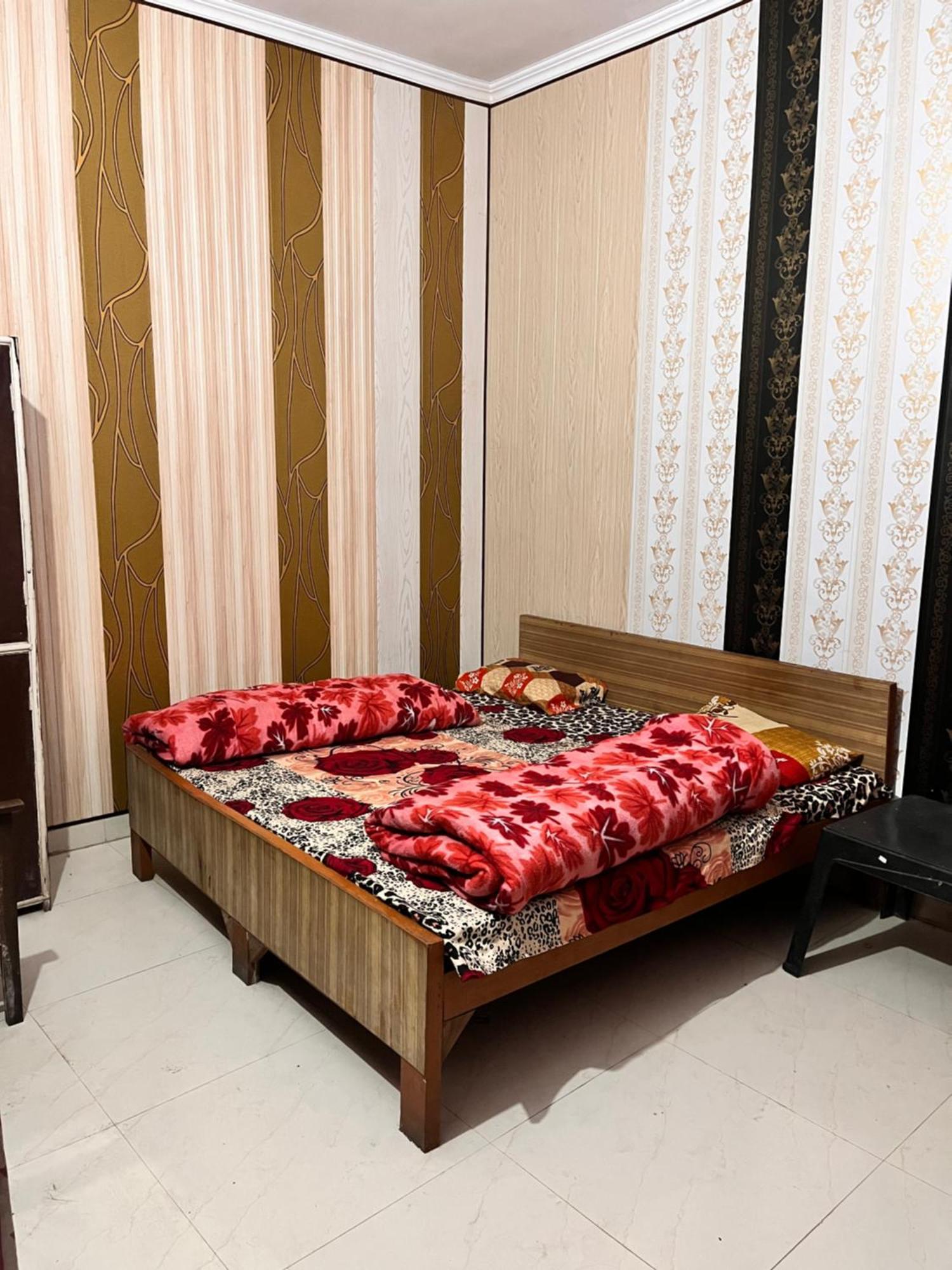 Hotel Pushpanjali Халдвани Экстерьер фото
