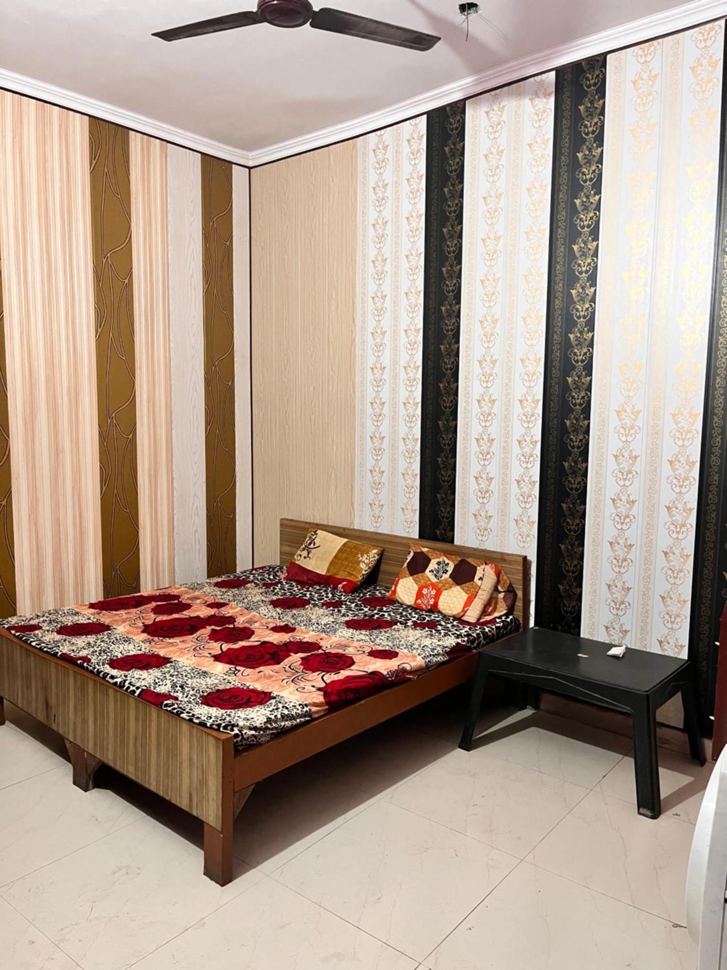 Hotel Pushpanjali Халдвани Экстерьер фото
