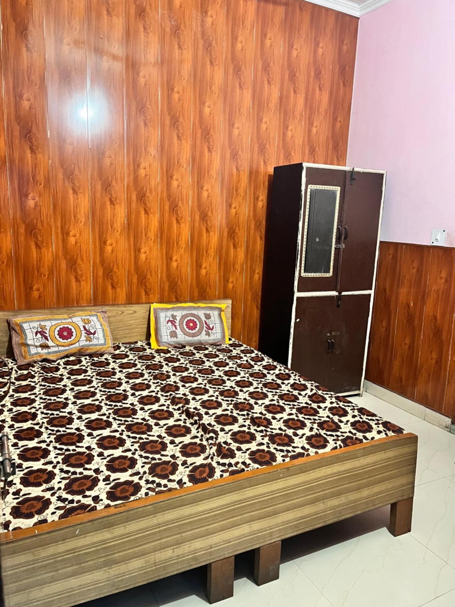 Hotel Pushpanjali Халдвани Экстерьер фото